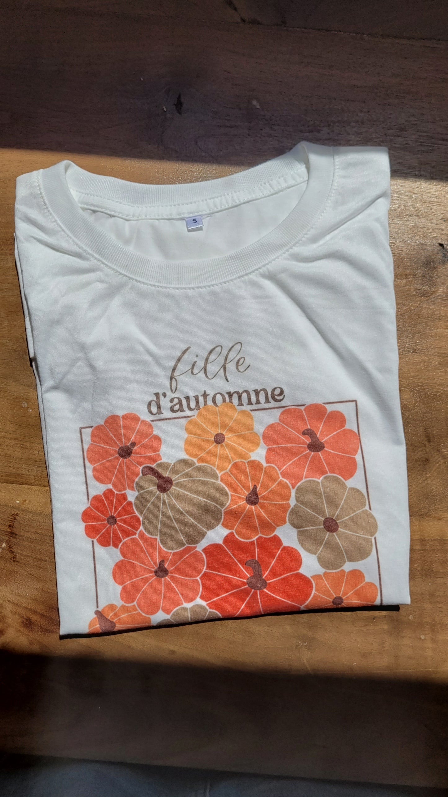 T-shirt large (blanc), fille d'automne
