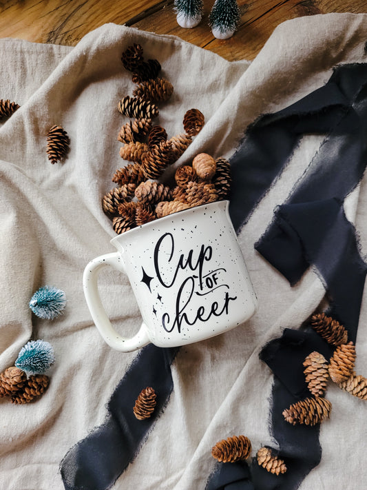 Cup of cheer  - Tasse tachetée 13oz